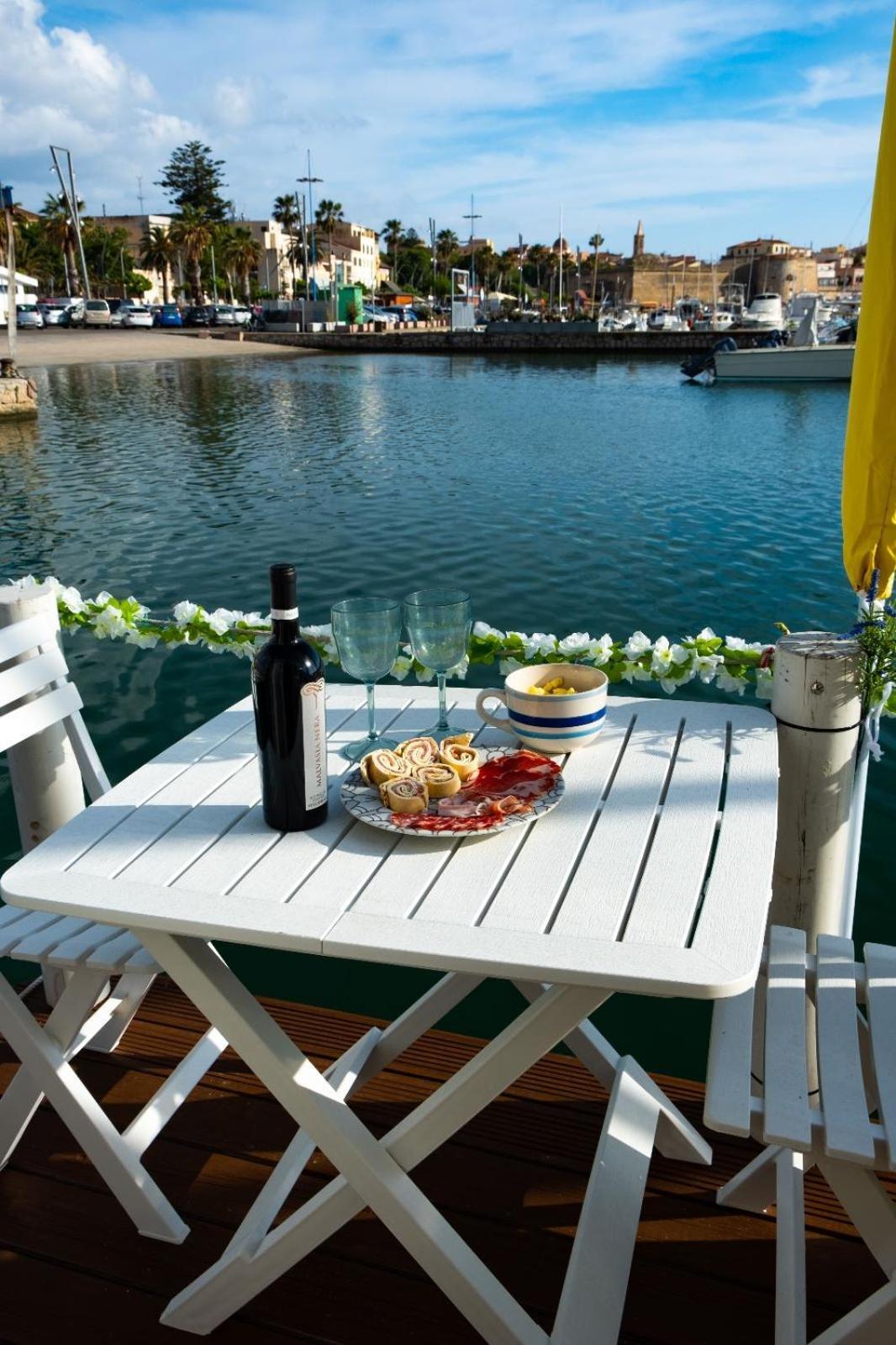 Houseboat Sardinia Hotel Alghero Exterior photo